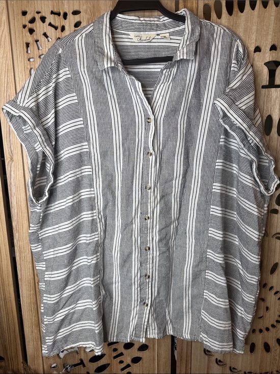 Caffé Marrakesh Tops - Casual Striped Button-Down Shirt in Black & White - Relaxed Fit